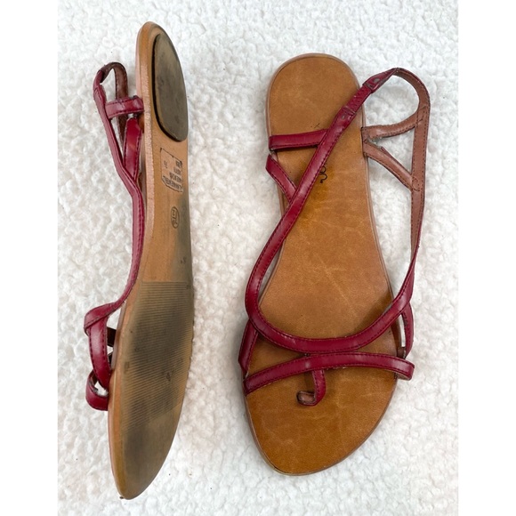 XHILARATION • Red/Tan Greek Sandals - Picture 3 of 16